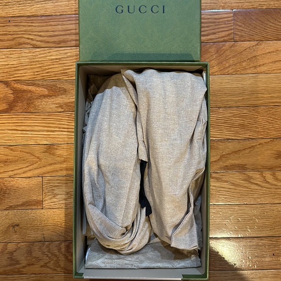 AUTHENTIC Women’s Canvas Monogram Platform Sneaker - Picture 14 of 16